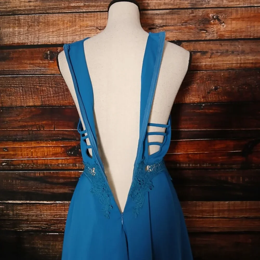 NWT Listicle Mini Dress Size S Blue Skater Lace Applique Open Shoulder Nylon - Picture 5 of 12